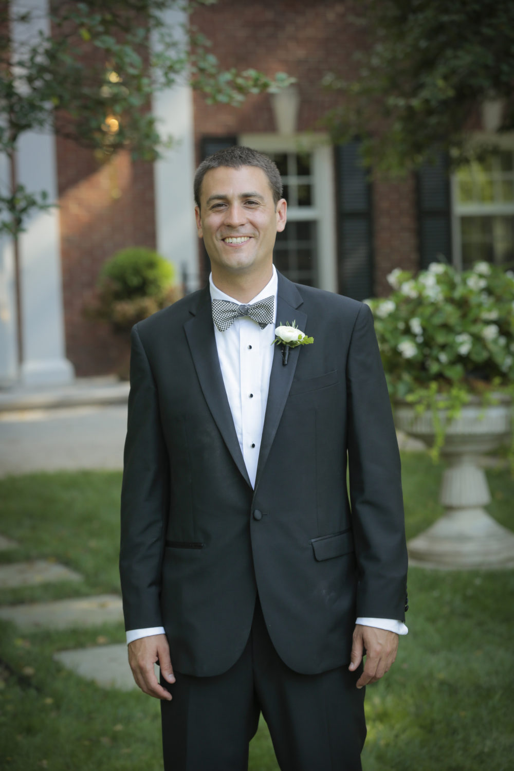 natural groom portrait