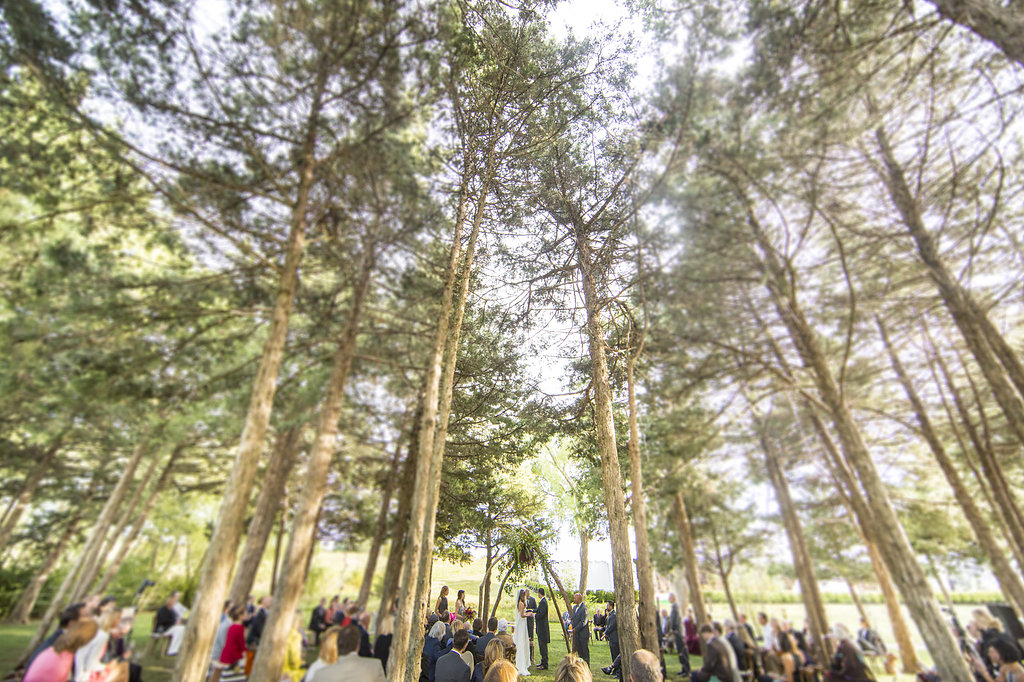 Outdoor round wedding ceremony