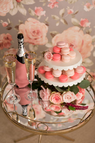 wedding dessert colored macarons