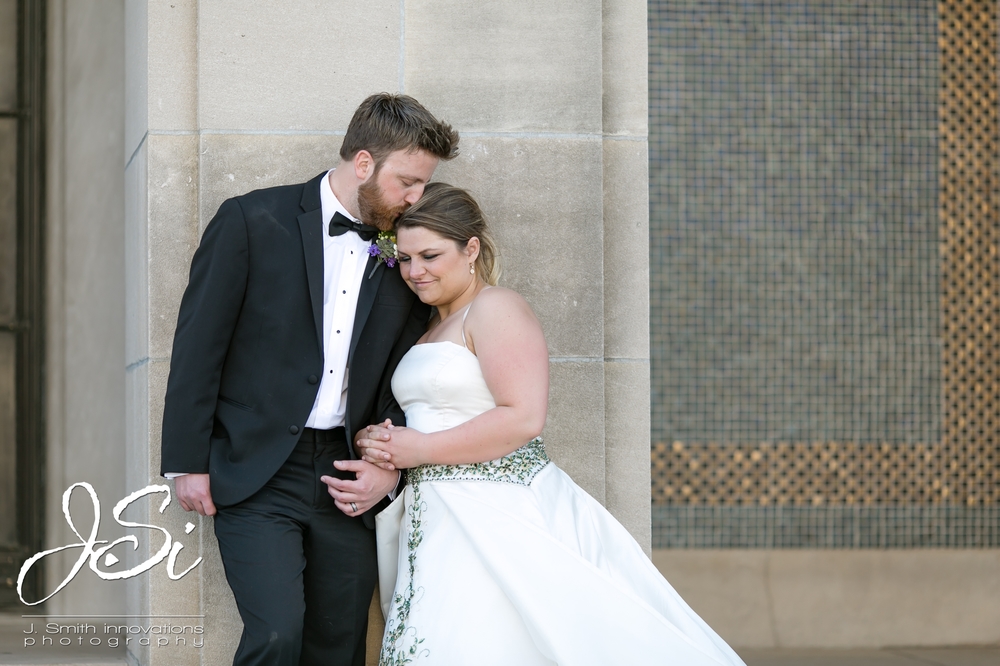 Real Weddings: Morgan + Matthew’s Modern Kemper Museum of Contemporary Art spring wedding