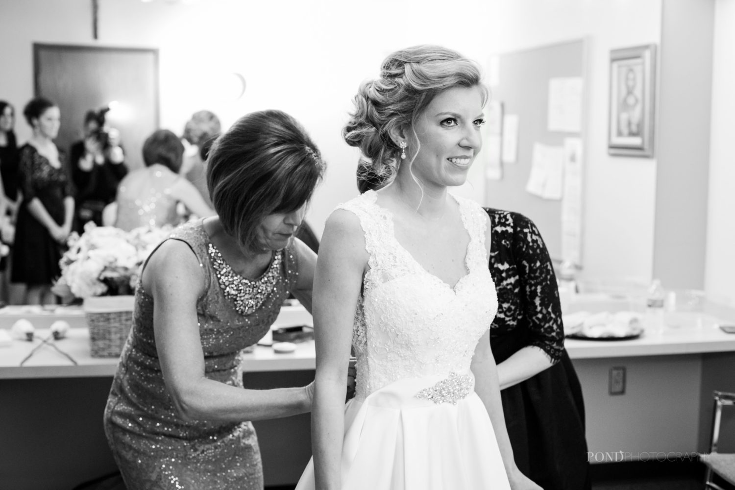 lace sweetheart neckline bridal gown