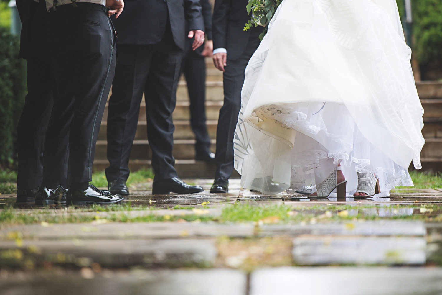 modern Kansas city wedding planner - simple elegance