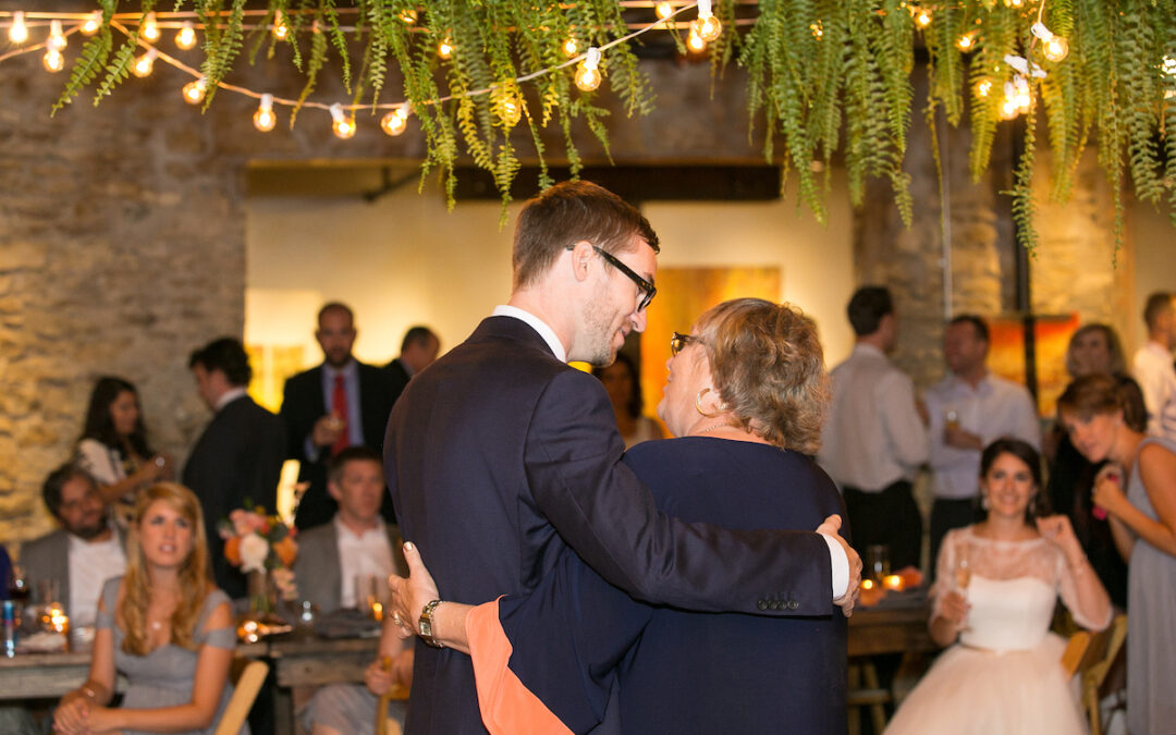 Rachelle + Ben Natural Kansas City Wedding