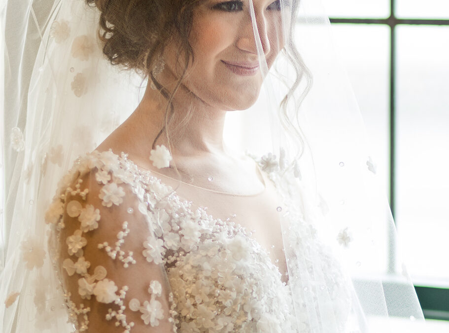 Kelsie + Taylor -Simple Elegance Real Wedding