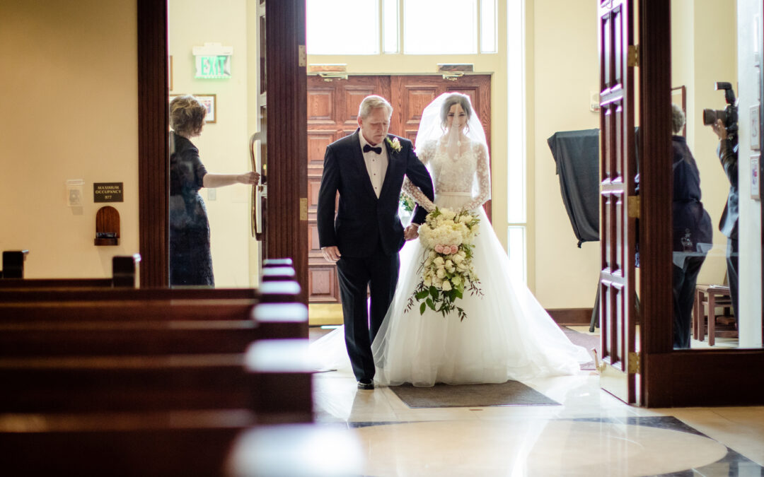 Kelsie + Taylor -Simple Elegance Real Wedding