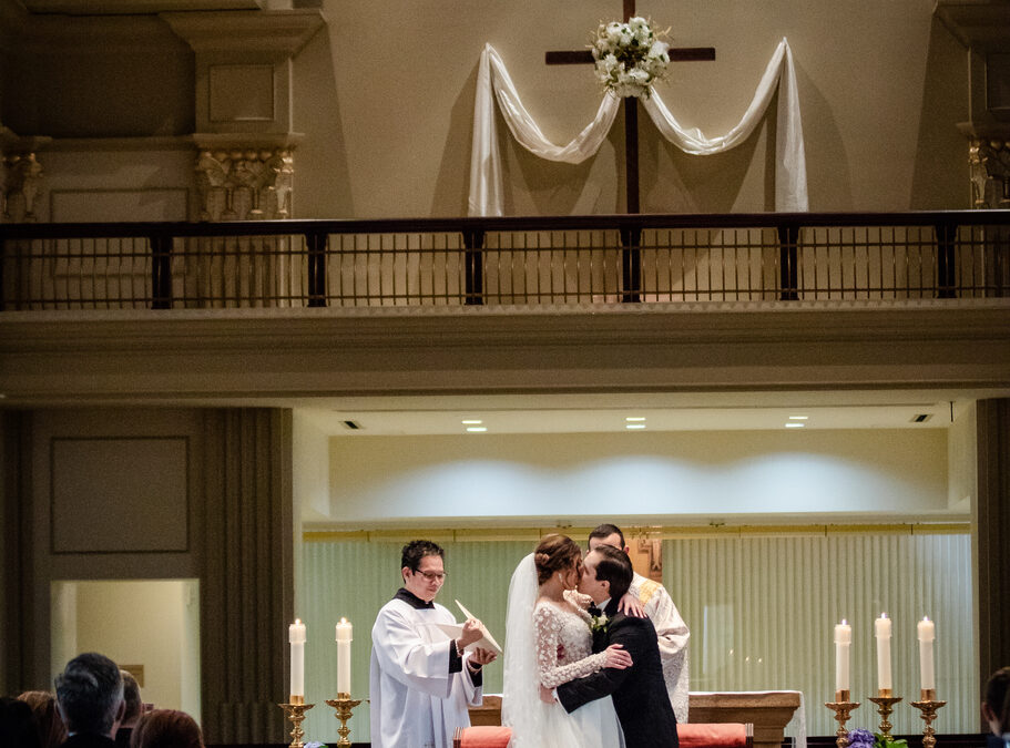 Kelsie + Taylor -Simple Elegance Real Wedding