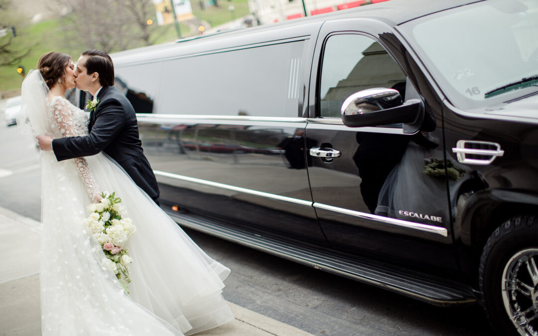 Kelsie + Taylor -Simple Elegance Real Wedding