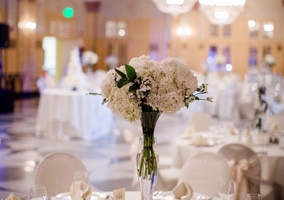 Kelsie + Taylor -Simple Elegance Real Wedding