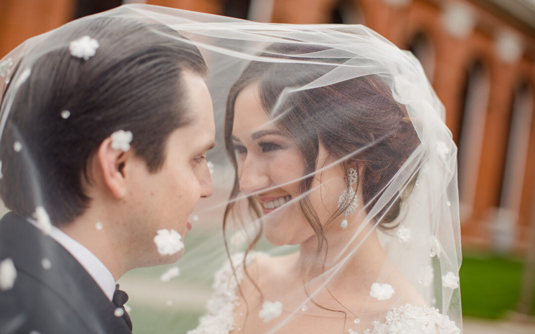Kelsie + Taylor -Simple Elegance Real Wedding