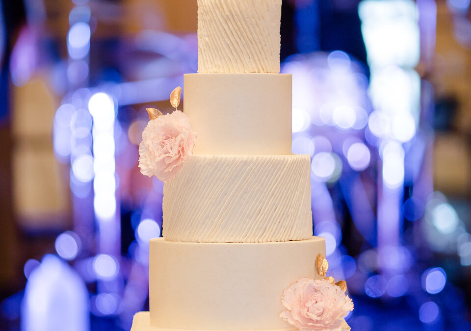Kelsie + Taylor -Simple Elegance Real Wedding