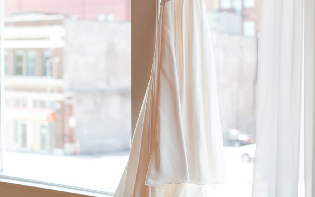 Lindsey + George – Modern Romance at The Berg