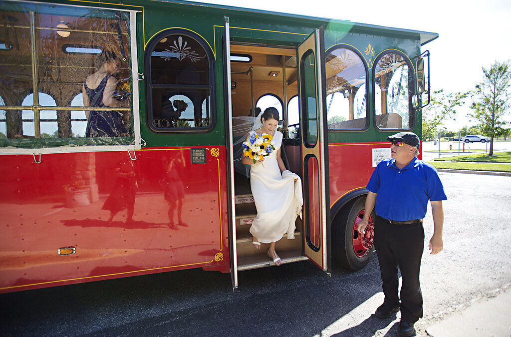 Nicole + Collin – Rustic Hallbrook Country Club Wedding