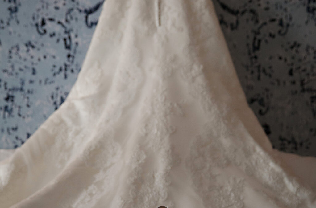 Morgan + Matt – Fairytail Courtyard Wedding